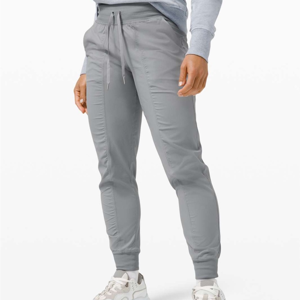 Lululemon dance studio joggers size 6